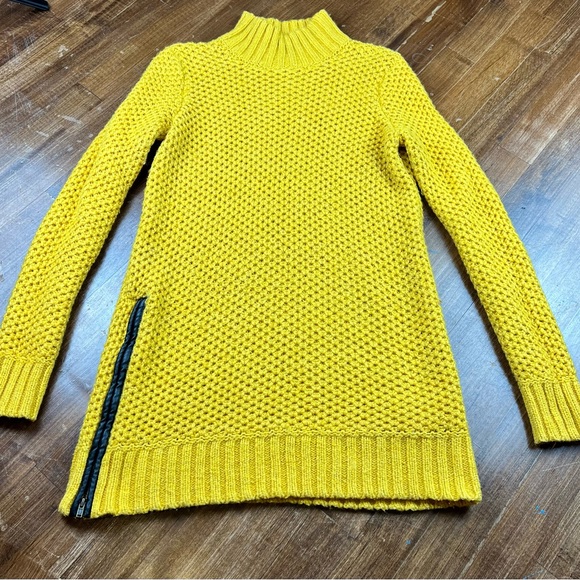 Banana Republic Sweaters - Banana Republic Crochet Knit Mustard Yellow Tunic Sweater Size Medium Zip Detail